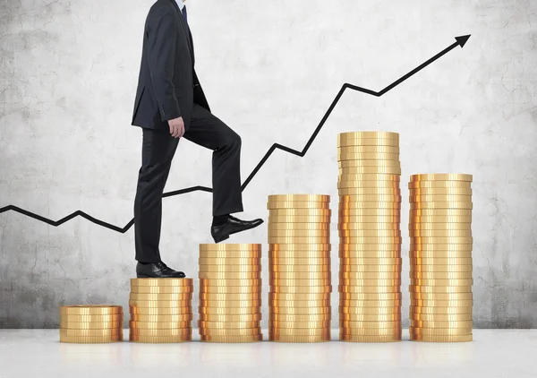 sikke üzerinde yürüyen adam