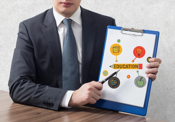 Klemmbrett mit Bildung — Stockfoto