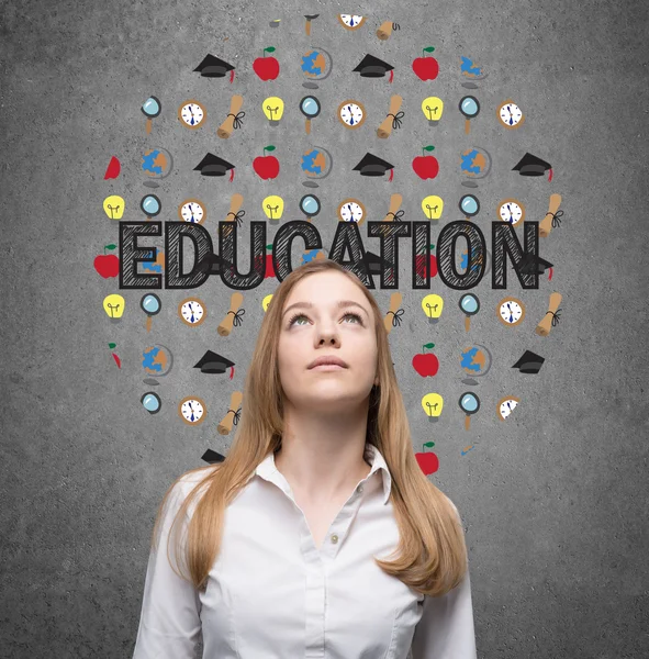 Young lady is looking for education opportunities — Stock Photo, Image