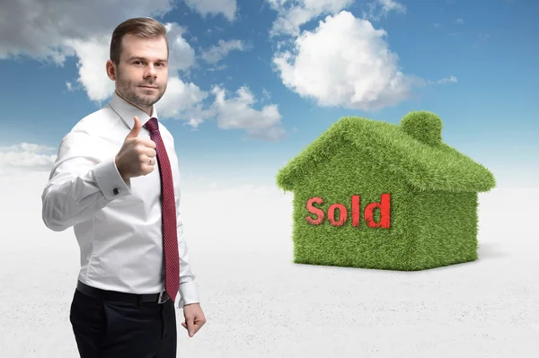 Confident real property agent just sold a house. — Stock Photo, Image