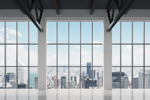 Espacio de oficina contemporáneo con vista a Nueva York. Un concepto de éxito financiero . — Foto de Stock