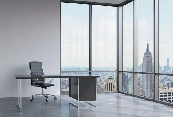 A workplace in a modern corner panoramic office in New York, Manhattan. A black leather chair and a black table. A concept of financial consulting services. 3D rendering. — Stock fotografie