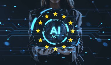 Parlak yapay zeka hologramı olan, Avrupalı yıldızlarla çevrili, karanlık arka planda fütürist teknoloji tarzlı, yasal sanal zeka kavramı olan bir kadın.