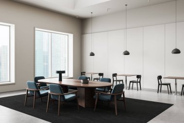 Ahşap mobilyalar, kolye ışıkları ve uzun pencerelerin yer aldığı geniş bir toplantı odasının modern iç tasarımı bir ofis kulesinde geçiyor. 3B Hazırlama