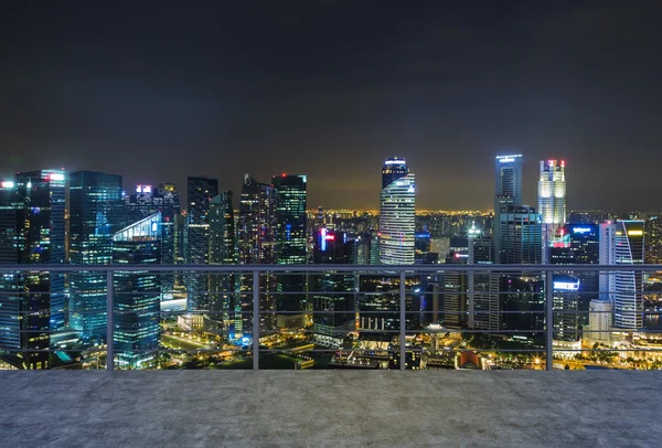 New York Şehir Manzaralı akşam modern Teras alanı boş. Finans lüks dünya kavramı. 3D render.