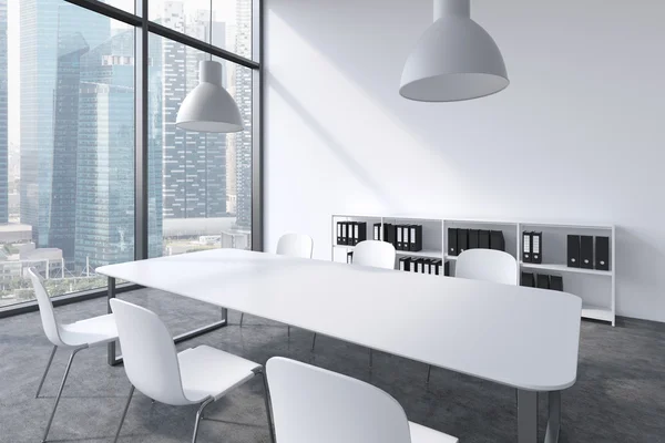 Una sala conferenze in un moderno ufficio panoramico a Singapore. Tavolo bianco, sedie bianche, due plafoniere bianche e una libreria. Rendering 3D . — Foto Stock