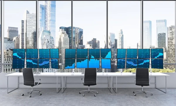 Office with 24 working monitors, processing data, trading, new y — 스톡 사진