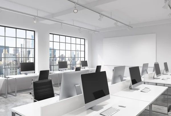 Open space office with computers — Zdjęcie stockowe