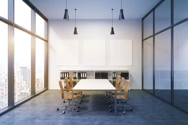 Spacious empty meeting room — Stockfoto