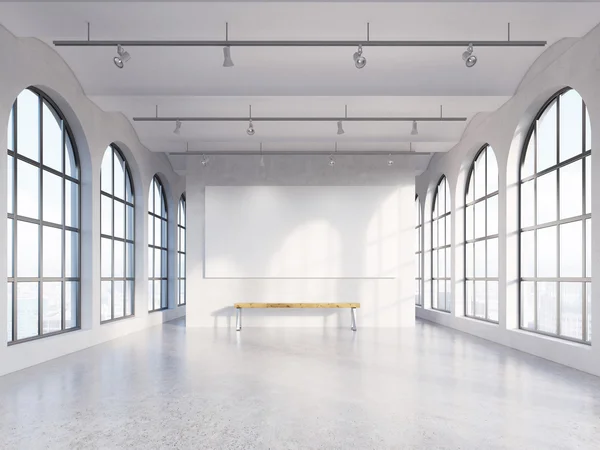 Empty spacious hall — Stockfoto