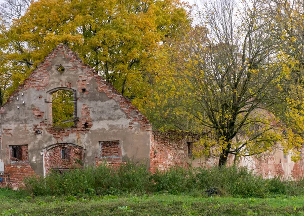 Oud Huis Herfstdag Mooie Kleurrijke Herfstachtergrond Letland — Stockfoto