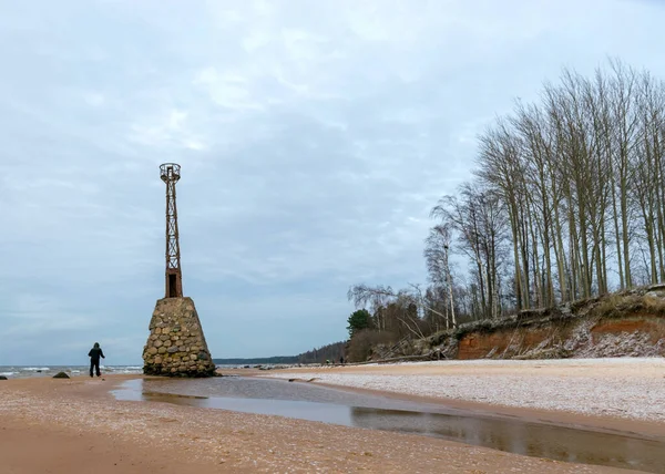 Világítótorony Romok Vad Homokos Strand Balti Tenger Partján Decemberben Vidzeme — Stock Fotó