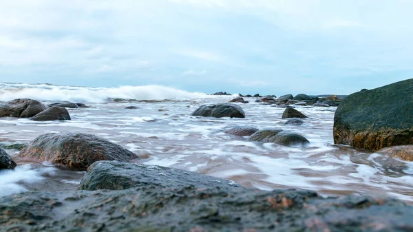 Landschap Met Zee Rotsen Water Zand Winter December Vidzeme Rotsachtige — Stockfoto