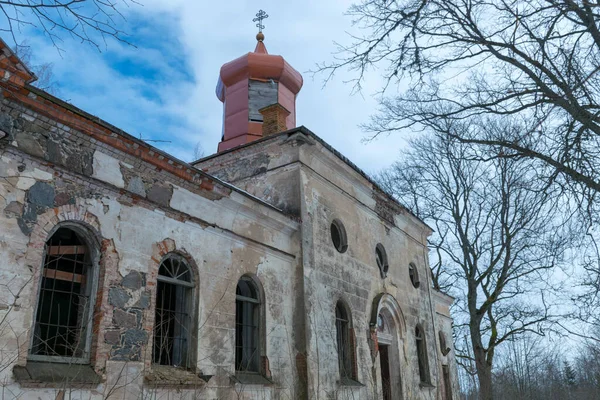 Landskap Med Gammal Övergiven Kyrka Kyrka Byggd 1875 Karzdaba Ortodoxa — Stockfoto