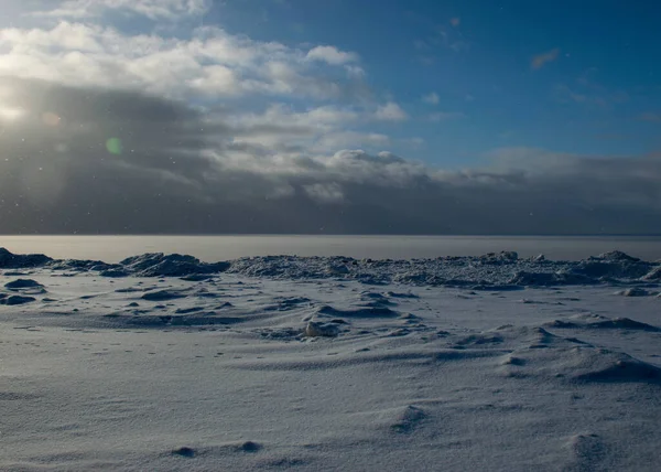 Paisaje Invierno Junto Mar Acercándose Las Nevadas Fondo Borroso Nieve — Foto de Stock