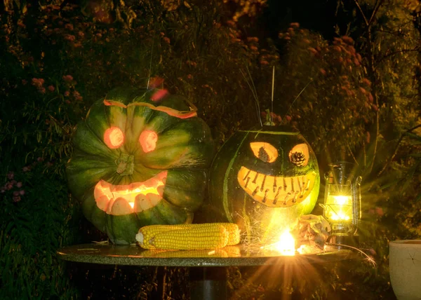 Calabaza Halloween Brillando Oscuridad Calabazas Mesa Hora Halloween Autmn — Foto de Stock