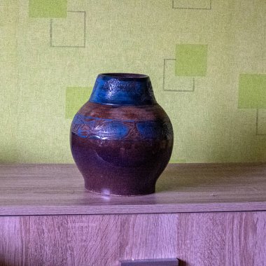 Yeşil zemin, mevsim, boş zaman ve nesne konsepti, sonbahar, kil tabaklı natürmort