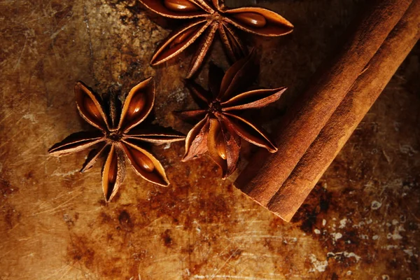 Star anise and cinnamon — Stock Photo, Image