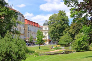 13 Temmuz 2020 Marianske Lazne / Marienbad / Çek Cumhuriyeti: Marienbad 'daki güzel park