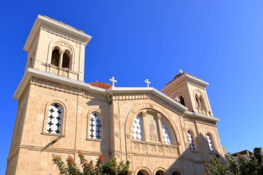 2 Ekim 2020 - Paphos, Kıbrıs: Paphos 'un orta turistik bölgesinde alışveriş caddesi, Corona salgını yüzünden sakin yaşam