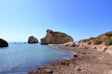 Aphrodite 'nin Kıbrıs' taki kaya ve plajı Petra tou Romiou