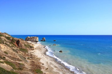 Aphrodite 'nin Kıbrıs' taki kaya ve plajı Petra tou Romiou