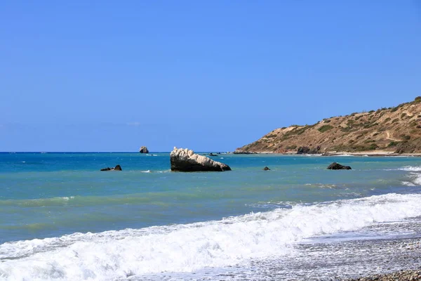 Playa Afrodita Con Piedra Rocas Bahía Afrodita Agua Mar Mediterráneo — Foto de Stock