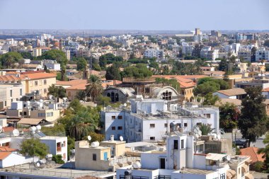 03 Ekim 2020 - NICOSIA / Kıbrıs: Dünyanın son bölünmüş başkenti olan Lefkoşa 'nın (Lefkoşa), Şaolalar' dan (veya 