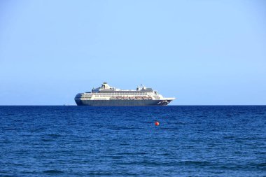 Ekim 03 2020 - Limasol / Kıbrıs: Covid-19 salgınının sona ermesini bekleyen liman önünde demirlemiş yolcu gemileri