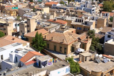 03 Ekim 2020 - NICOSIA / Kıbrıs: Dünyanın son bölünmüş başkenti olan Lefkoşa 'nın (Lefkoşa), Şaolalar' dan (veya 