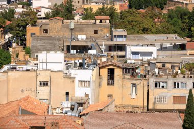 03 Ekim 2020 - NICOSIA / Kıbrıs Rum Kesimi: Dünyanın son bölünmüş başkenti olan Lefkoşa 'nın (Lefkoşa) kuzeydeki görünümü (Siakolas)