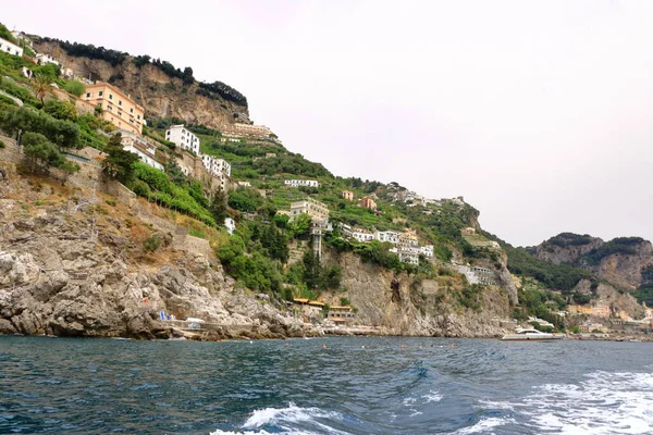 Juli 2021 Amalfi Italië Prachtig Uitzicht Amalfi Stad Vanaf Boot — Stockfoto