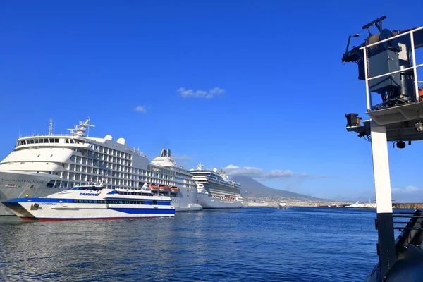 July 2021 Naples Italy Port Naples Cruise Ships Front Vesuv — Stock Photo, Image