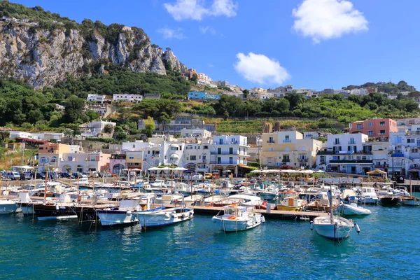 Julho 2021 Capri Itália Porto Ilha Capri Golfo Nápoles — Fotografia de Stock