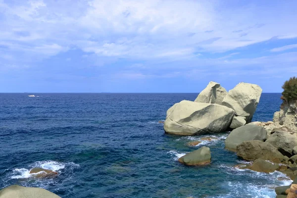 Pedra Mar Frente Forio Ischia Itália — Fotografia de Stock