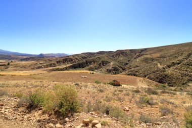 Sucre ve Potosi arasındaki manzara Bolivya 'da Puente Mayu Tambo nehri yakınında.