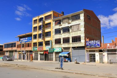 Bolivya 'daki El Alto - 28 Mayıs 2025: Her gün şehir dışına çıkan sokaklardaki hayat