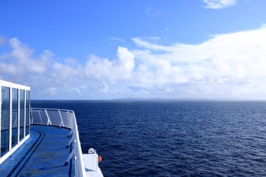 İskoçya 'nın Shetland Adaları' nın (Unst Adası) kuzey kıyısına uzaklık