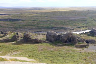 İzlanda 'da Vatnajokull Ulusal Parkı' ndaki Jokulsargljufur Kanyonu ve Jokulsa Nehri 'nin manzarası