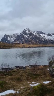 Ramberg, Lofoten Adaları 'ndaki küçük balıkçı kulübeleri