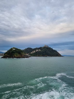 San Sebastian şehri, Bask ülkesi, İspanya. San Sebastian ya da Donostia 'daki Monte Igueldo Dağı.