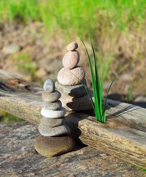 Rocas sobre rocas —  Fotos de Stock