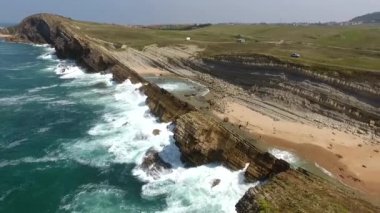 Cantabrico kayalıklarla havadan görünümü