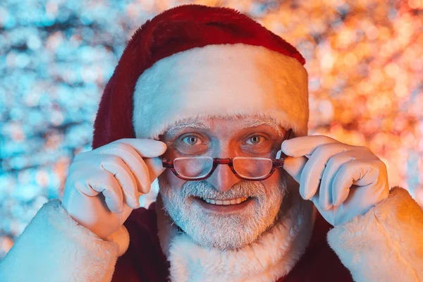 Санта пялится на тебя — стоковое фото