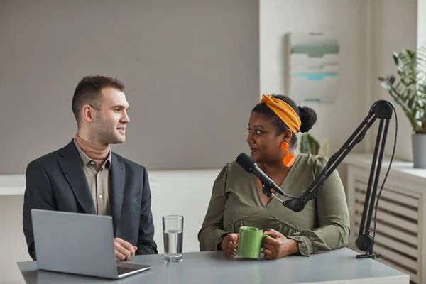 Mensen hebben een interview. — Stockfoto