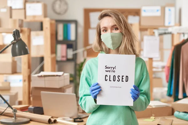 Oficina cerrada por pandemia —  Fotos de Stock
