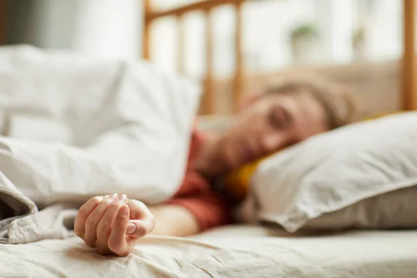 Tiempo de relajación en la cama — Foto de Stock