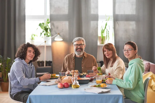 Family dinner at home — Stock Photo, Image