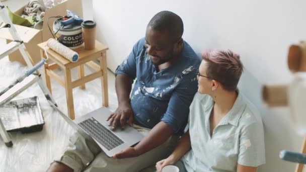 High Angle Shot Afro American Man Caucasian Woman Sitting Together — Stock Video