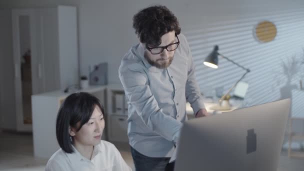 Tracking Slowmo Bearded Man Holding Document Charts Graphs Checking Data — Stock Video